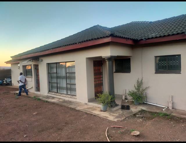 4 BEDROOM HOUSE FOR SALE IN MULENZHE